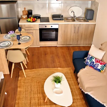 Fanis House דירה *